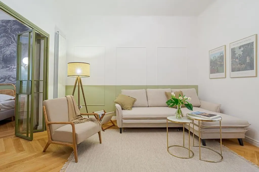 Designer Signature 2 Bdr Cismigiu Park 80Sqm Bukarest